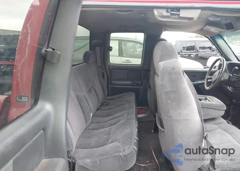 2001 Chevrolet Silverado 1500 Ls z USA, uszkodzony, nr VIN 2GCEC19T911226639